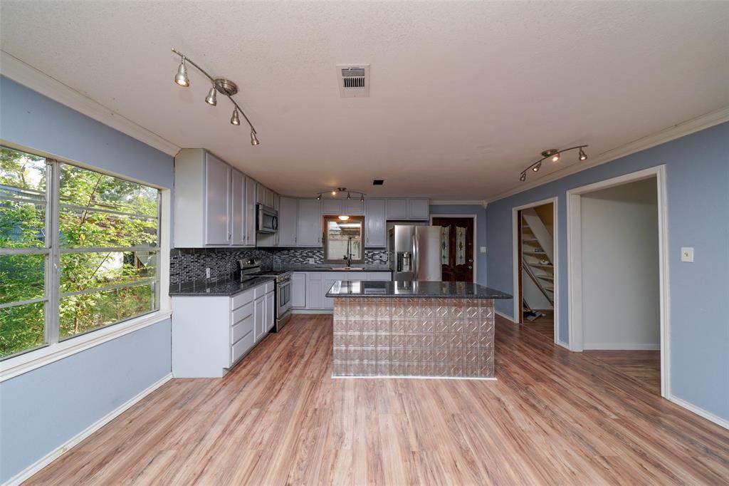 110 Poinsetta Lane - Photo 1