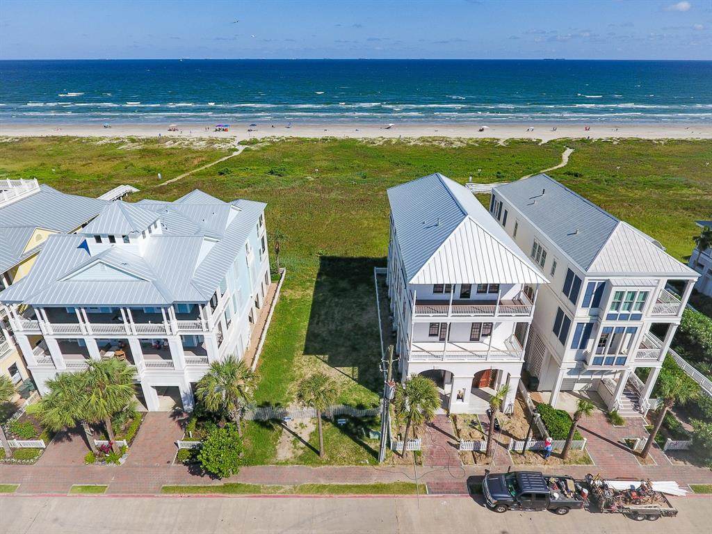 1645 Seaside Drive - Photo 1