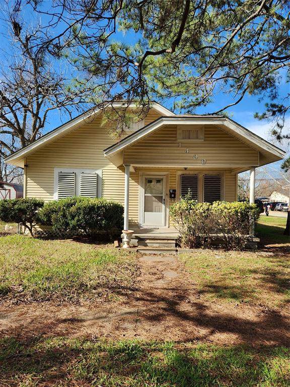 1400 6th Street - Photo 1