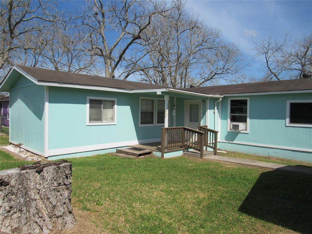 17 Sir Guy Drive - Photo 1