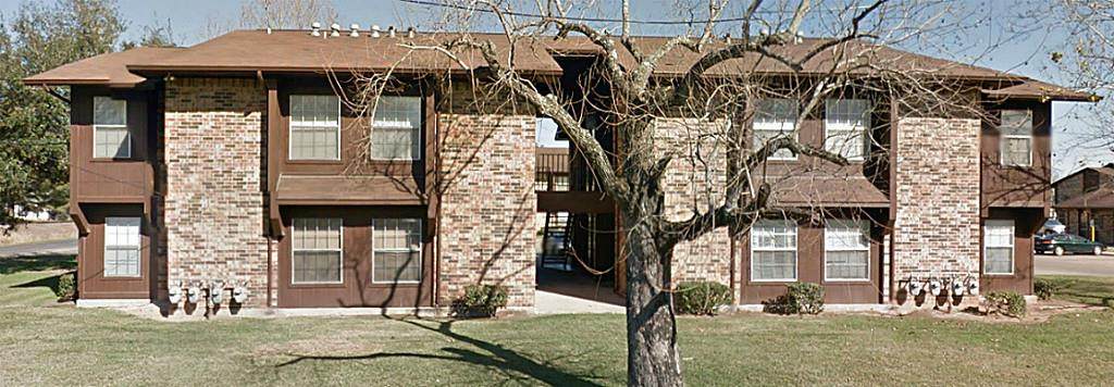 900 Avenue J - Photo 1