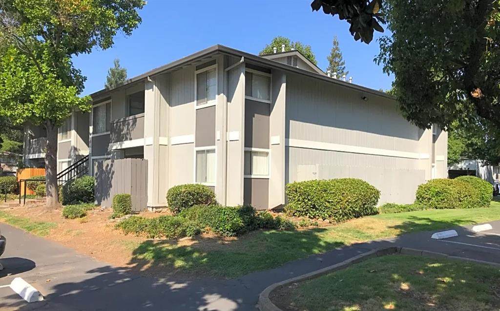 1650 Forest Ave - Photo 1