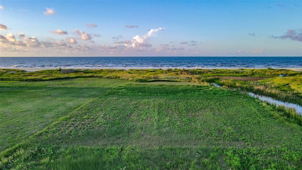 512 Caplen Shores - Photo 1