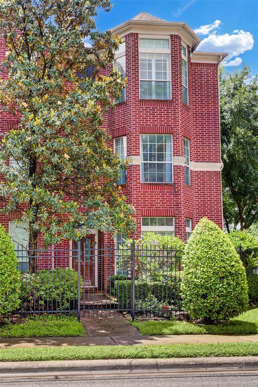 2647 Dallas Street - Photo 1
