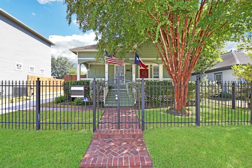 638 26th Street - Photo 1