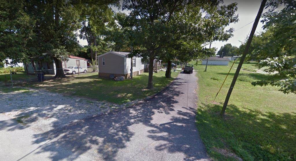 457 Davis Street - Photo 1