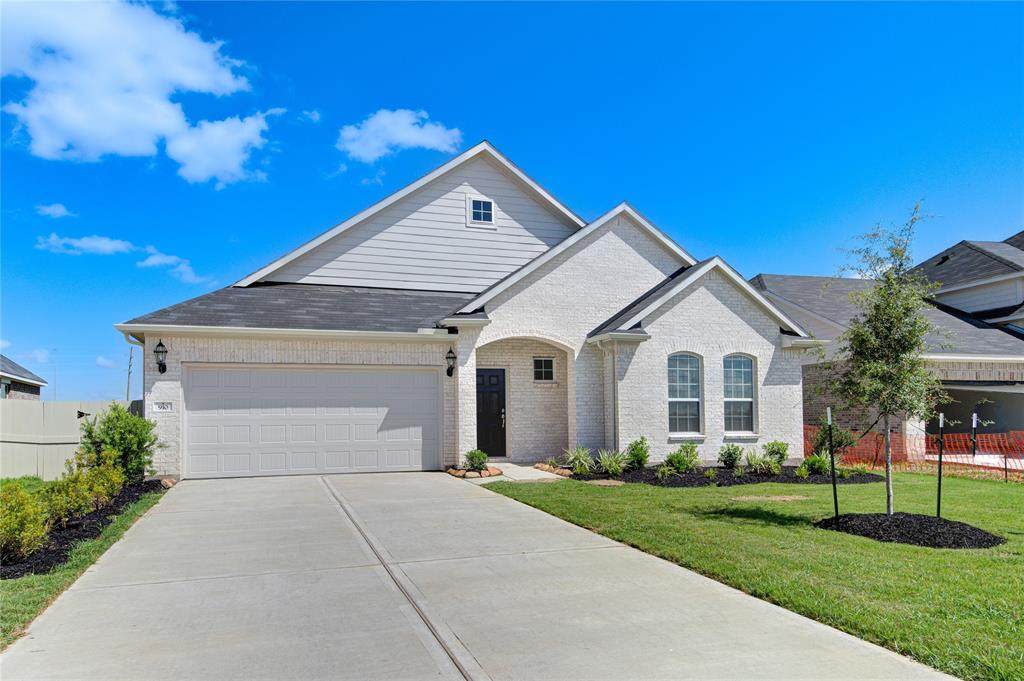 910 Summer Village Way - Photo 1