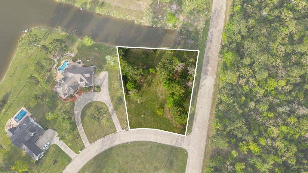 102 Riviera Drive - Photo 1