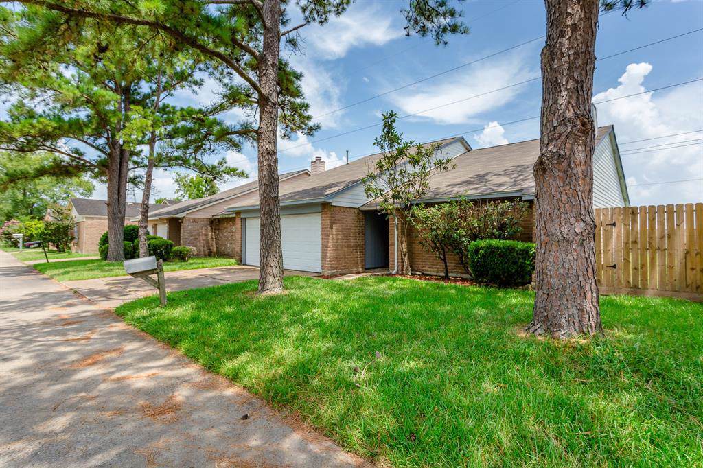2714 Creekway Circle - Photo 1
