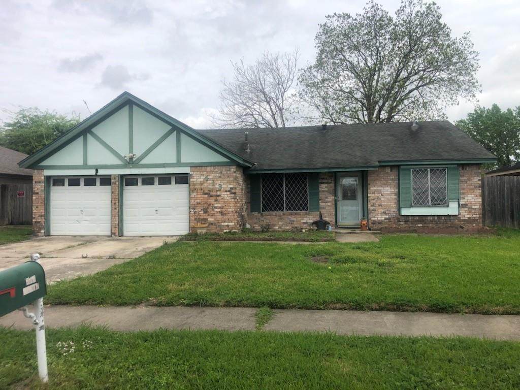 413 Travis Street - Photo 1