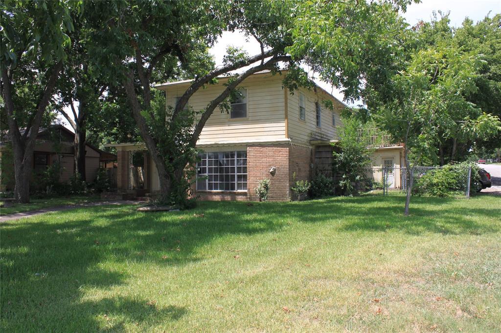 1209 N Park - Photo 1