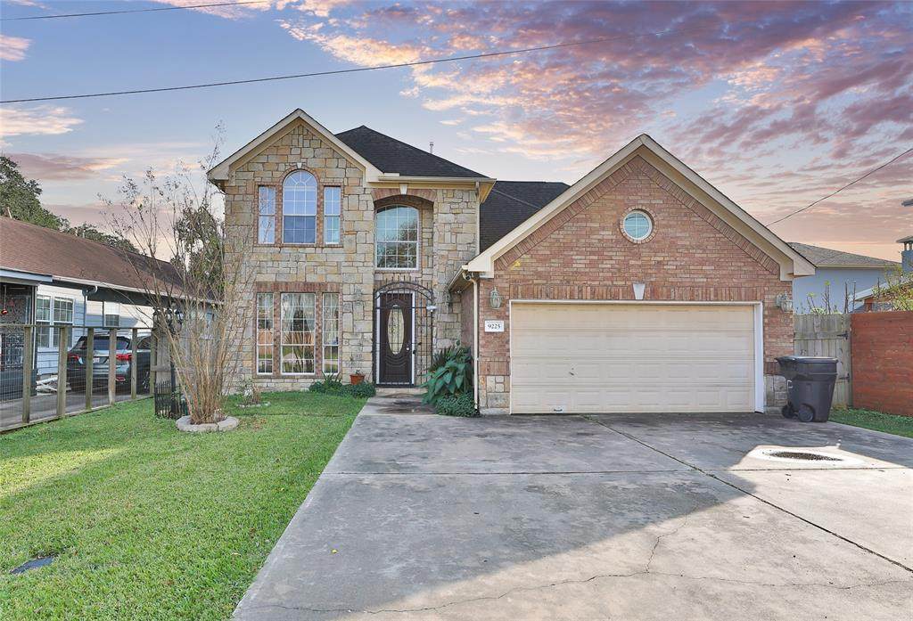 9225 Kingsville Street - Photo 1