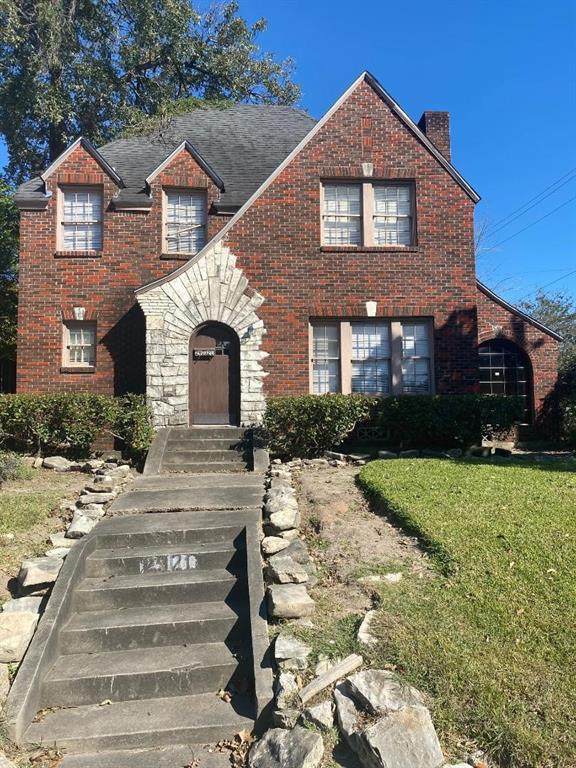 2921 Southmore Boulevard - Photo 1