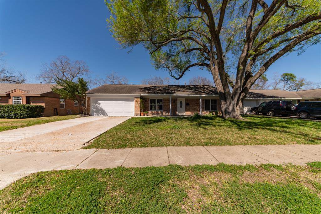 5610 Ludington Drive - Photo 1
