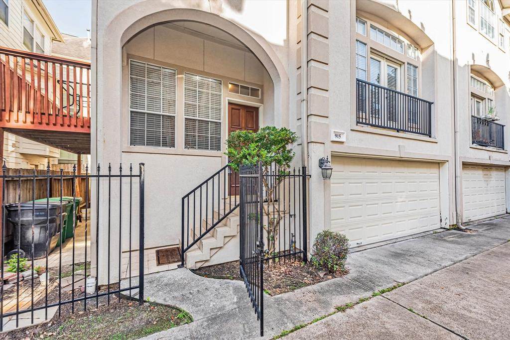 915 Reinicke Street - Photo 1