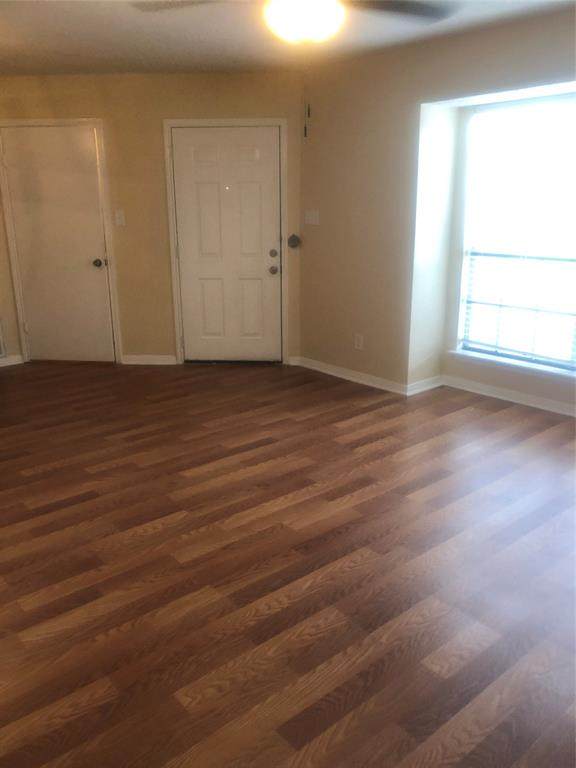 2402 Sycamore Avenue - Photo 1