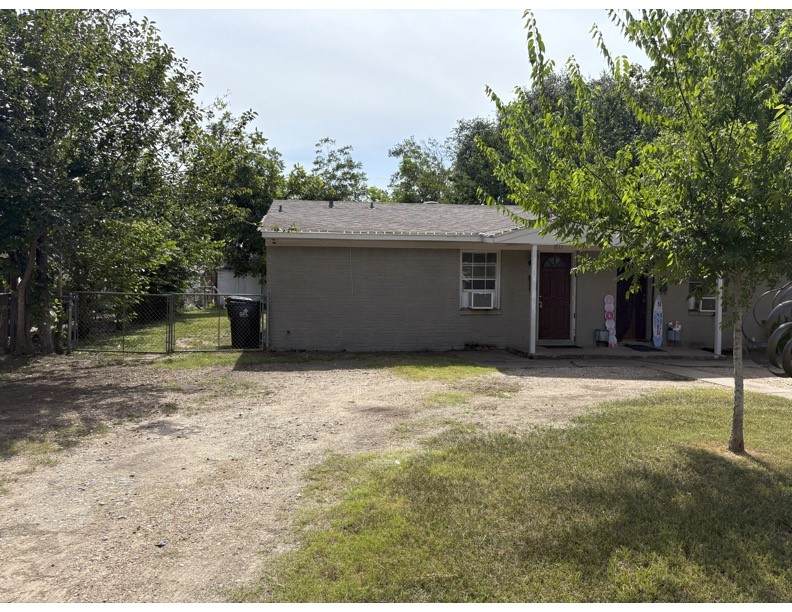 1213 8th Street - Photo 1