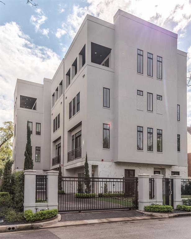 221 Portland Street - Photo 1