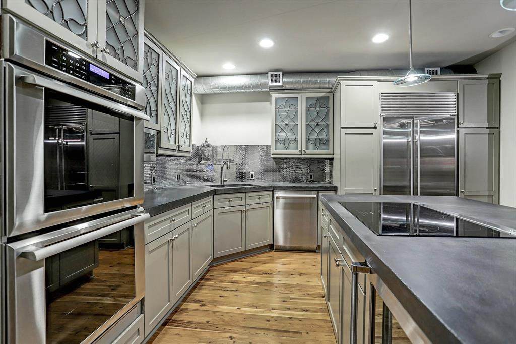 1005 Shepherd Drive - Photo 1