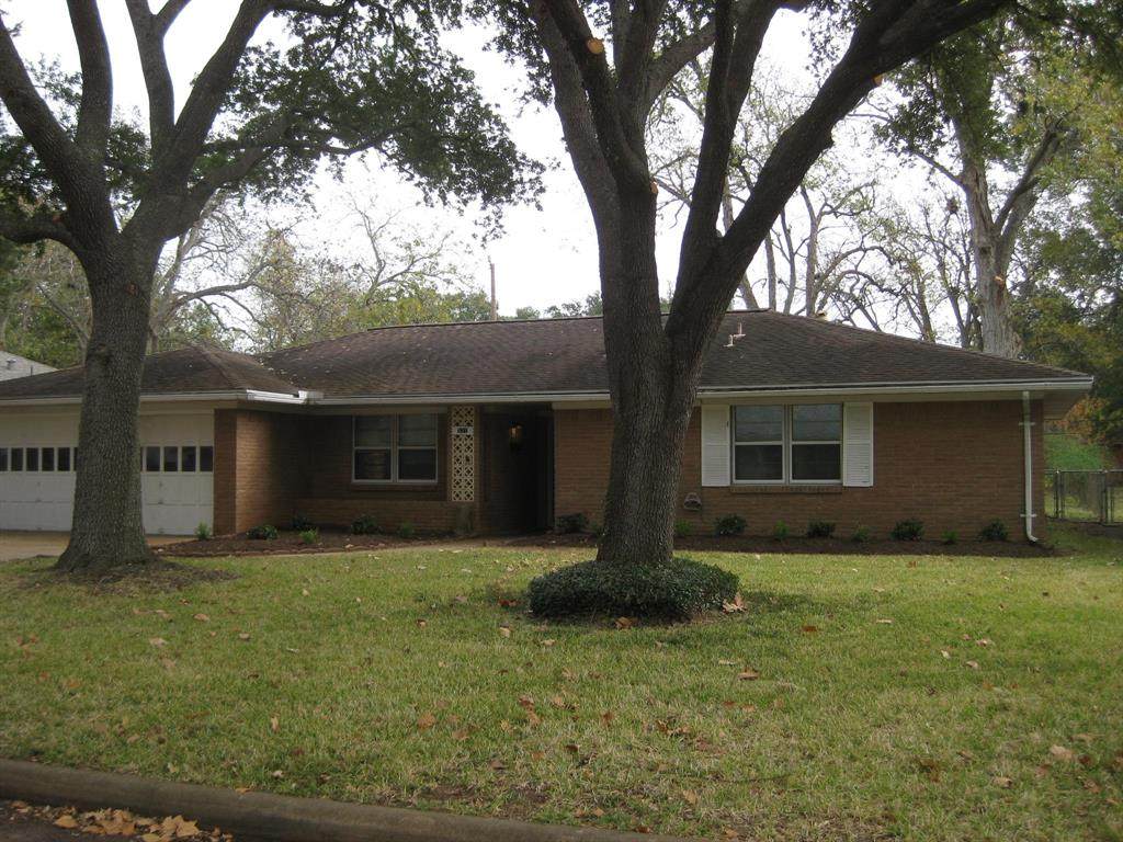 531 Kyle St - Photo 1
