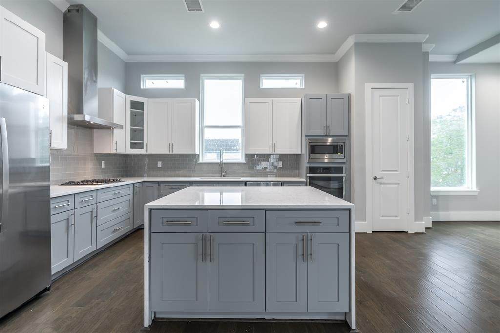 1553 22nd Street - Photo 1