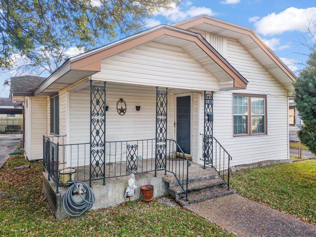 6820 Avenue P - Photo 1