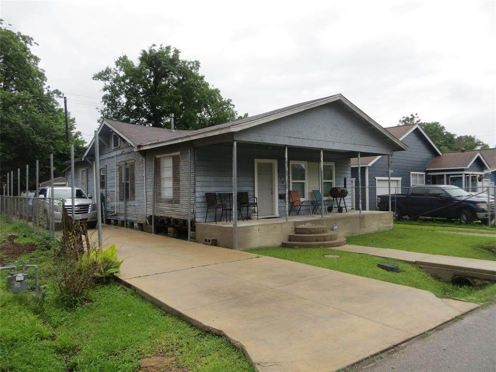 707 Vincent Street - Photo 1