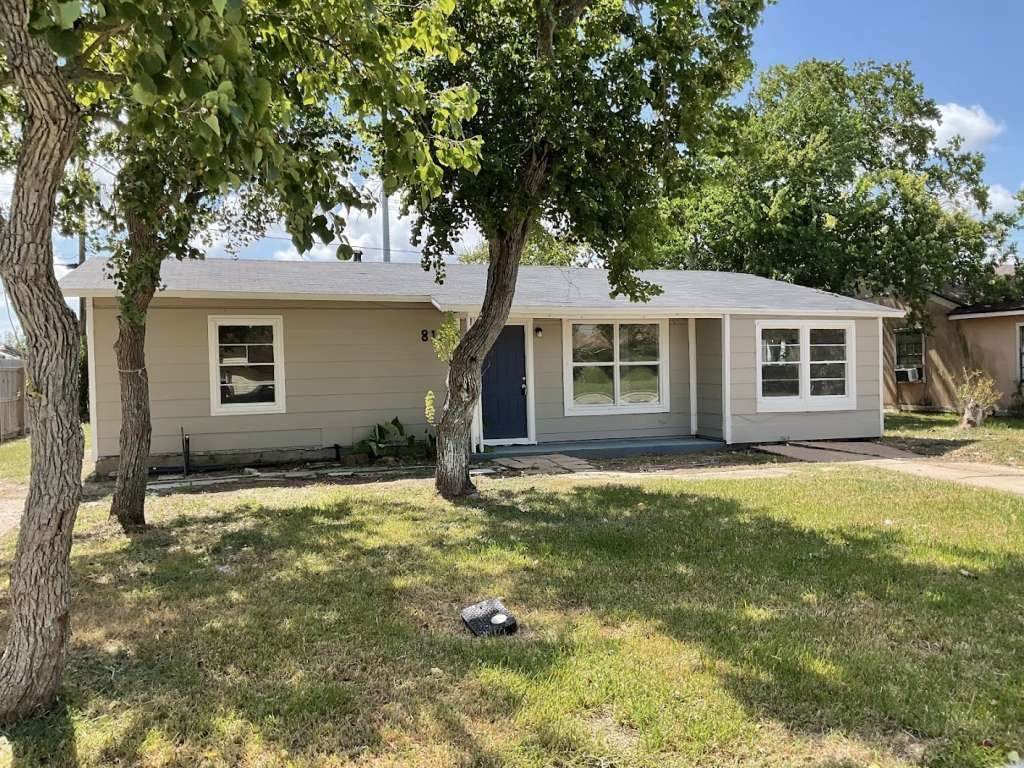 815 12th Street - Photo 1