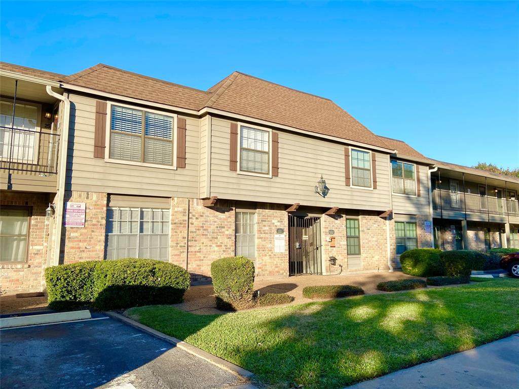 606 Marshall Street - Photo 1