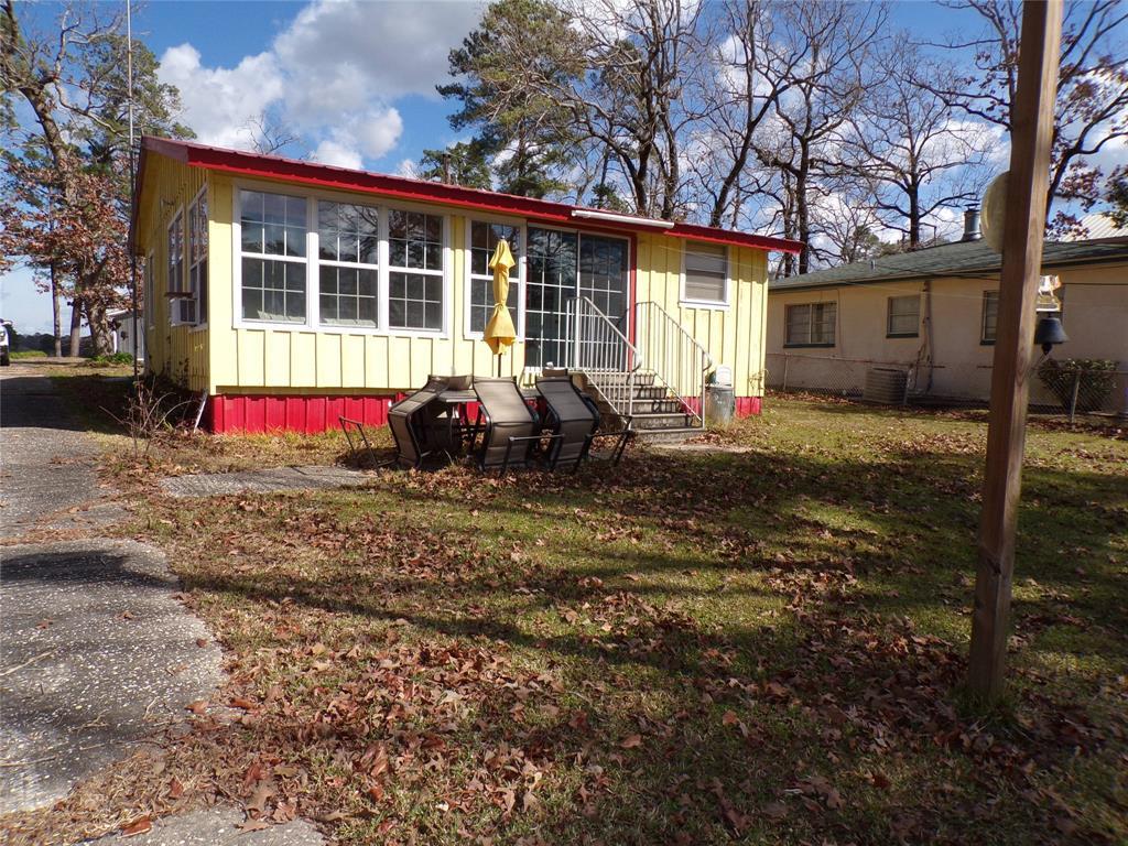 209 Lakeview - Photo 1