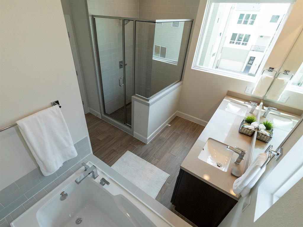 942 18th Street - Photo 1