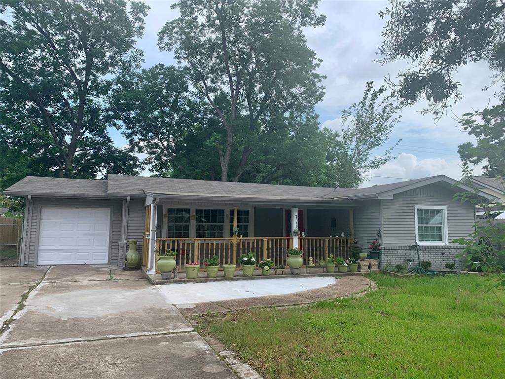 7515 El Rancho Street - Photo 1