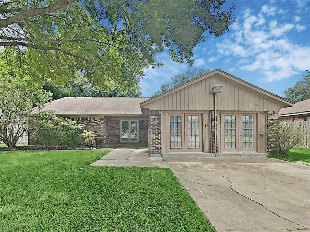 3205 Park Meadows Avenue - Photo 1