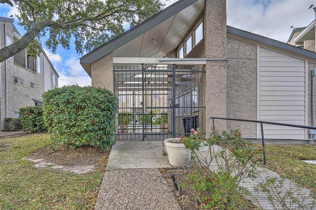 10855 Meadowglen Lane - Photo 1