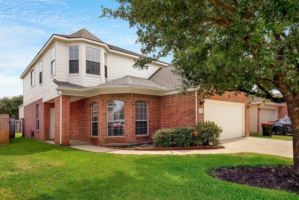 12138 Carriage Oak Circle - Photo 1
