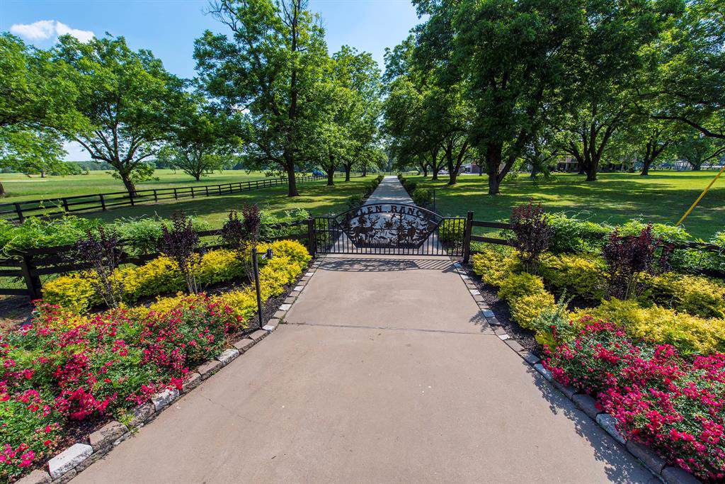 3817 Fm 229 - Photo 1