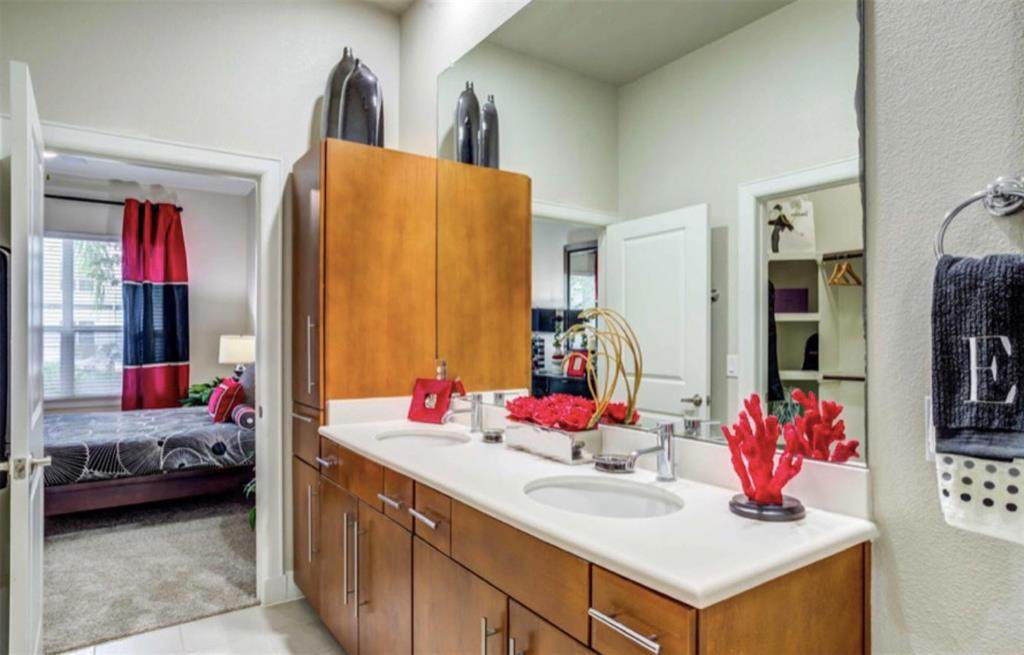 1725 Crescent Plaza Drive - Photo 1