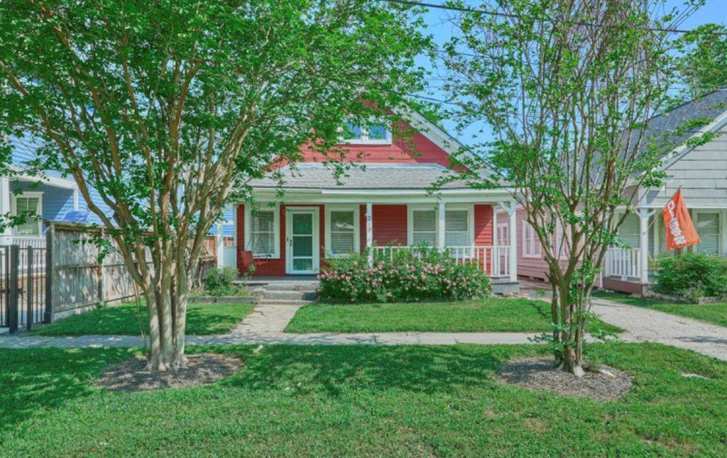 219 13th Street - Photo 1