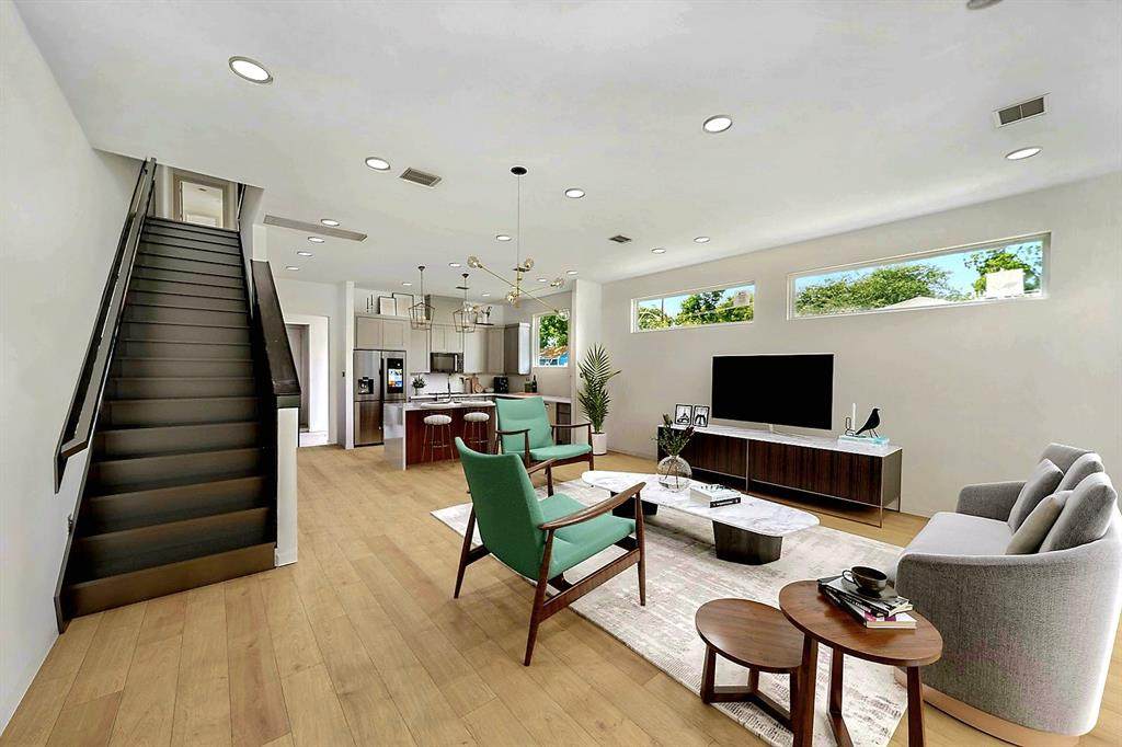 307 34th Street - Photo 1
