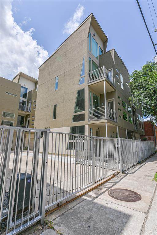 902 Hutchins Street - Photo 1