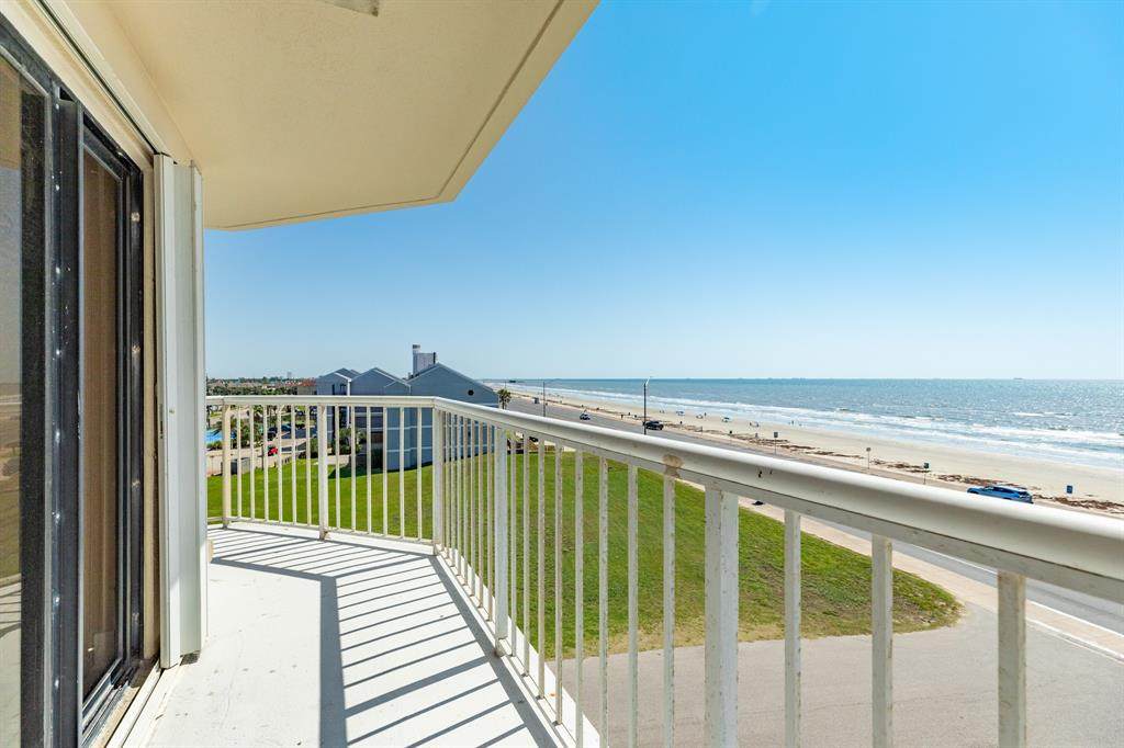 7700 Seawall Boulevard - Photo 1