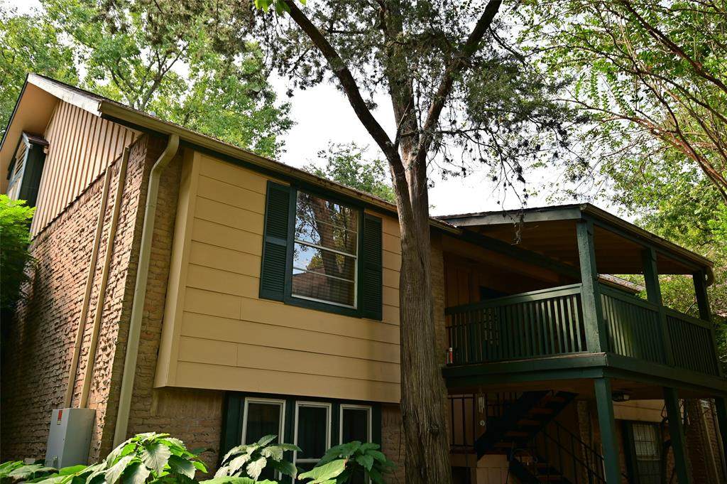 8227 Kingsbrook Road - Photo 1
