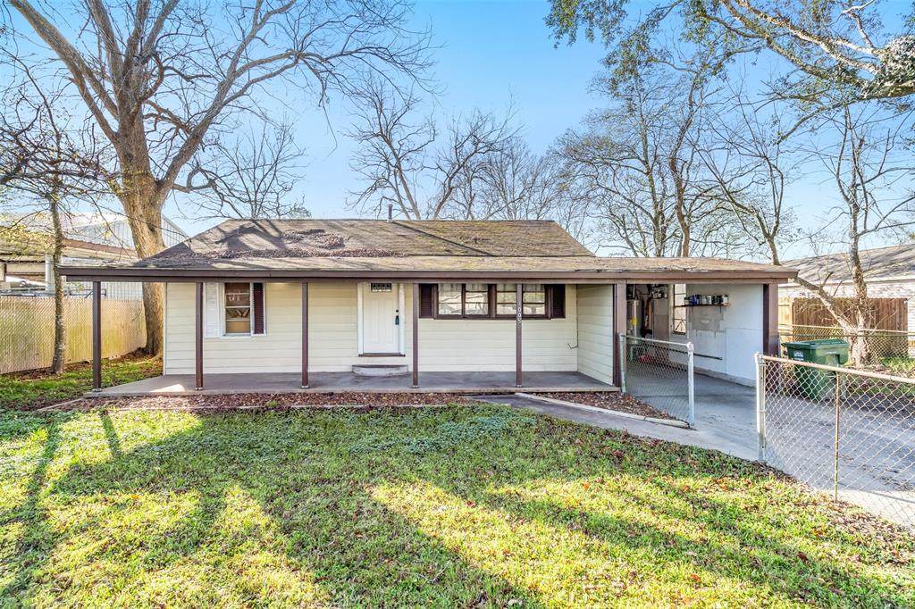 1005 Susan Street - Photo 1