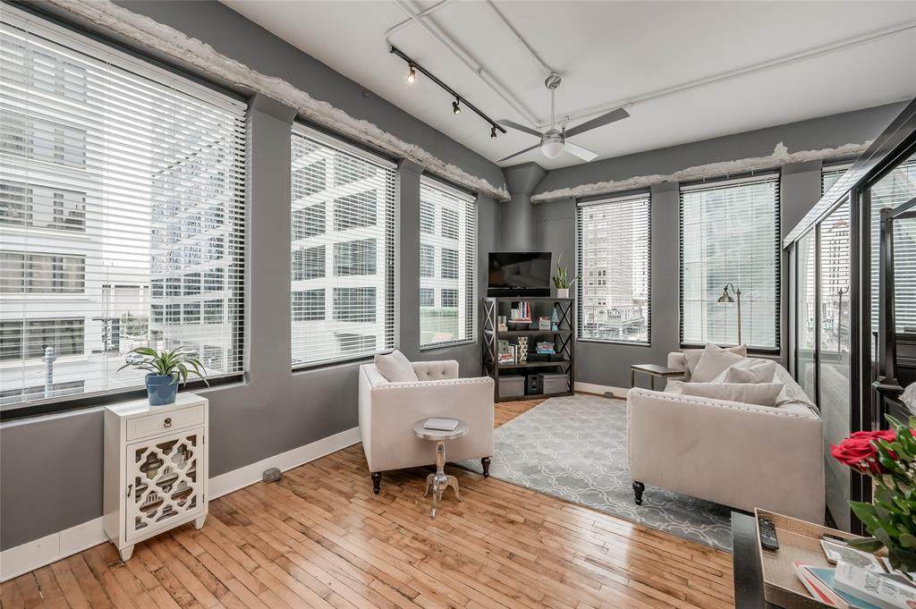 705 Main Street - Photo 1