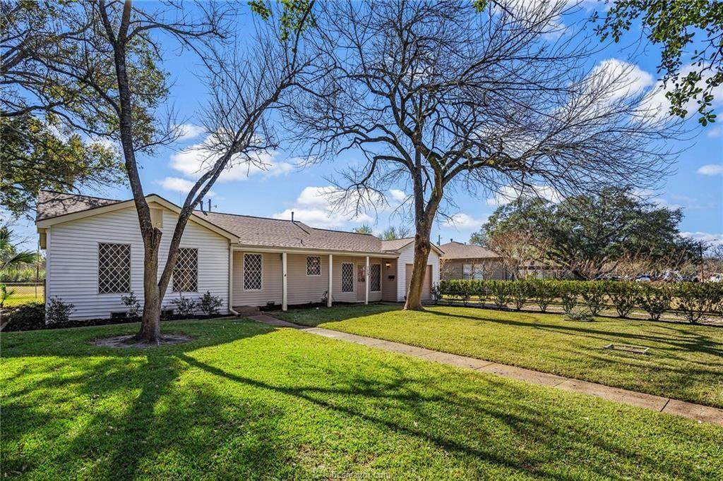 729 Garden Acres Boulevard - Photo 1