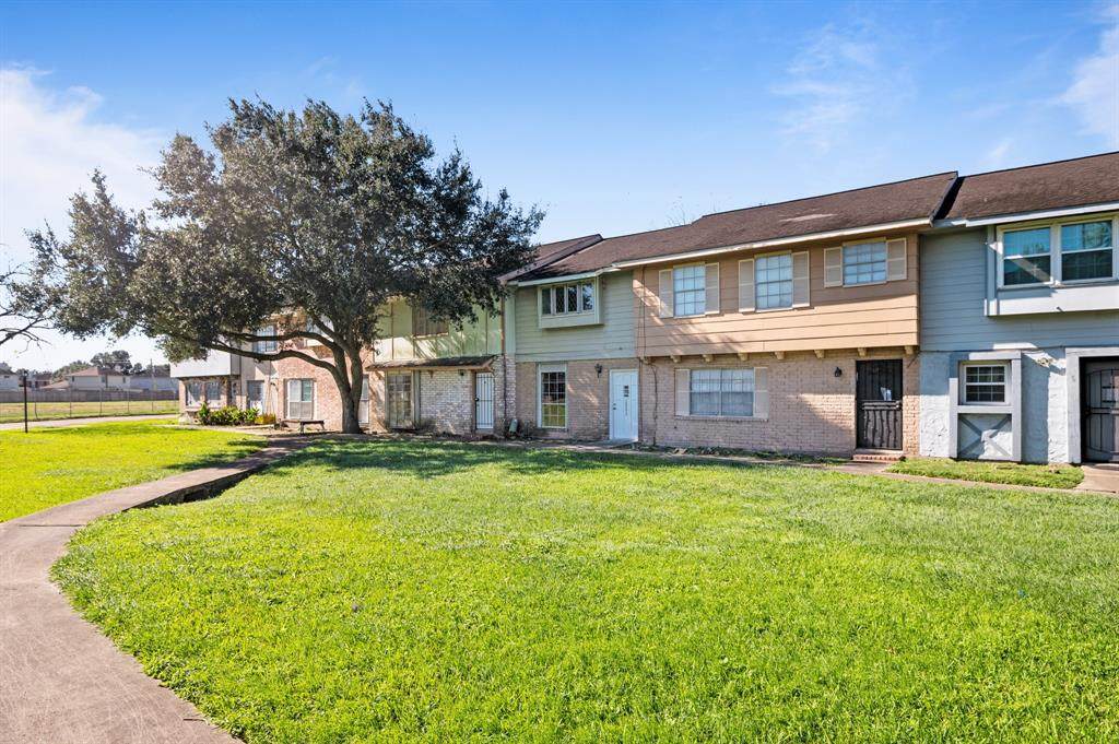 6993 Chasewood Drive - Photo 1