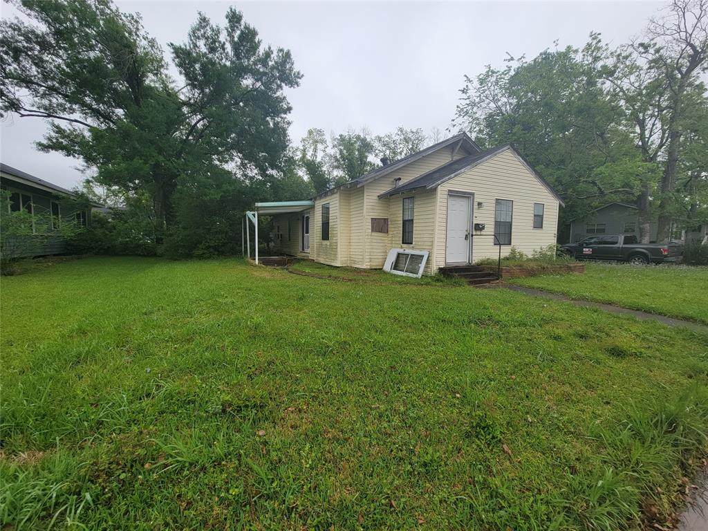 810 12th Street - Photo 1