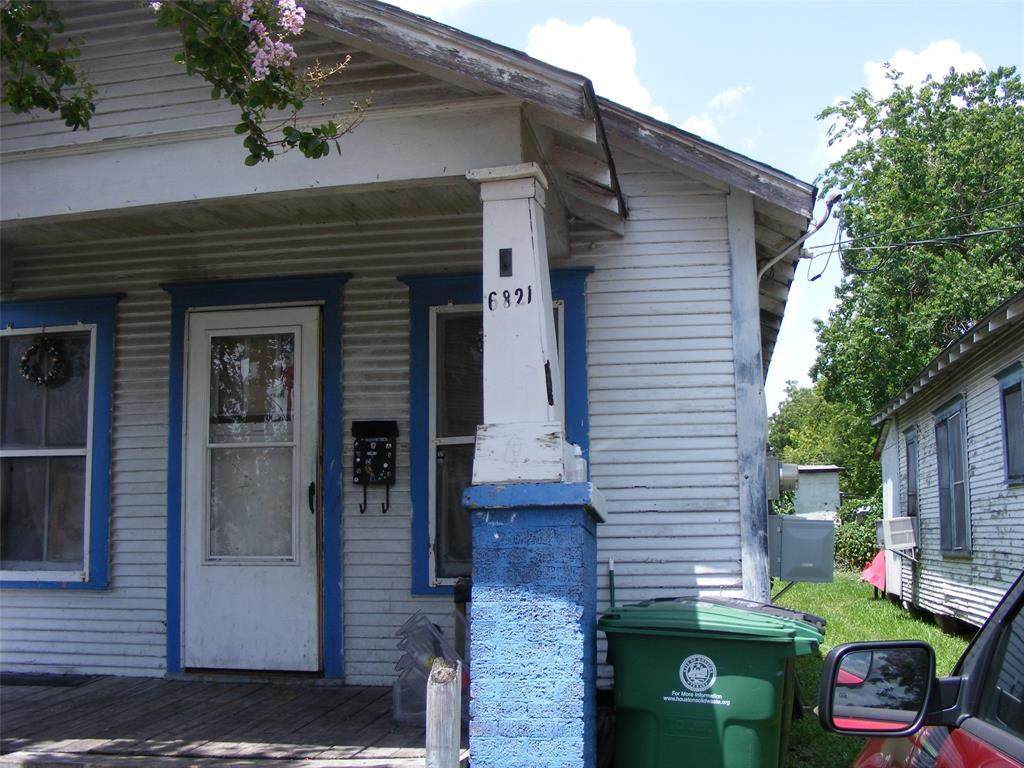 6821 Avenue - Photo 1