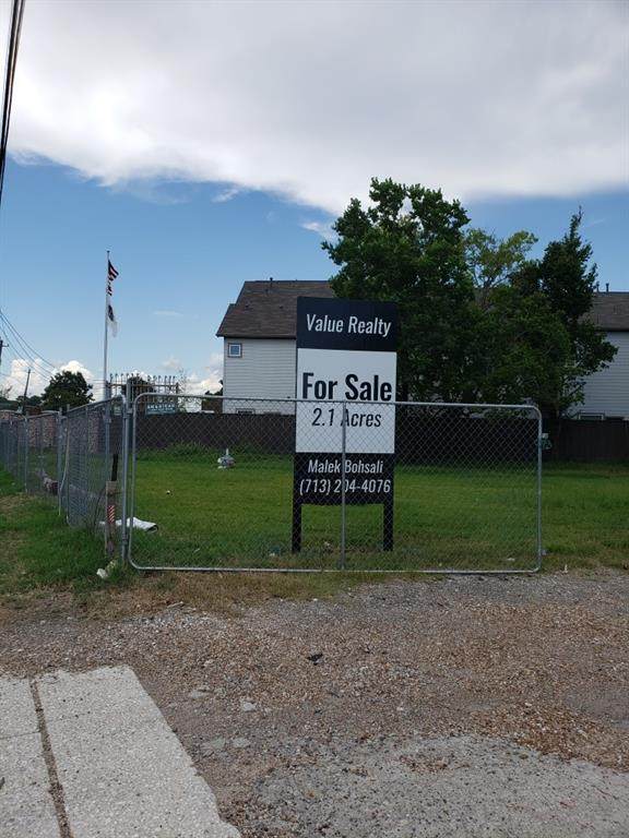 4514 Yale - Photo 1