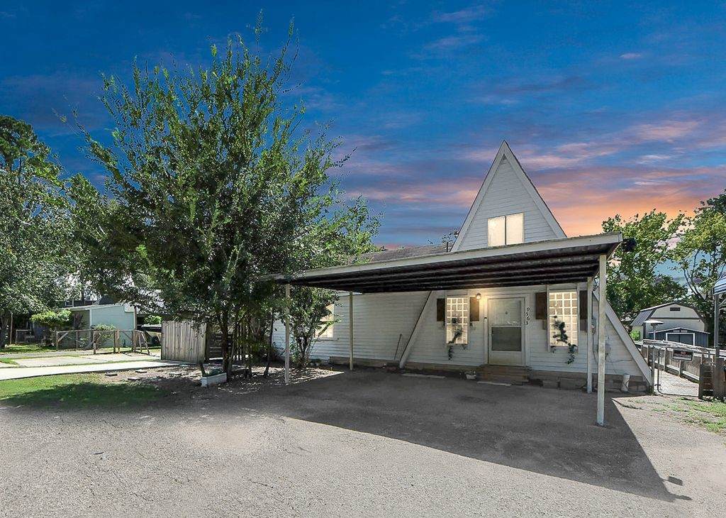 9563 Darkwood Street - Photo 1